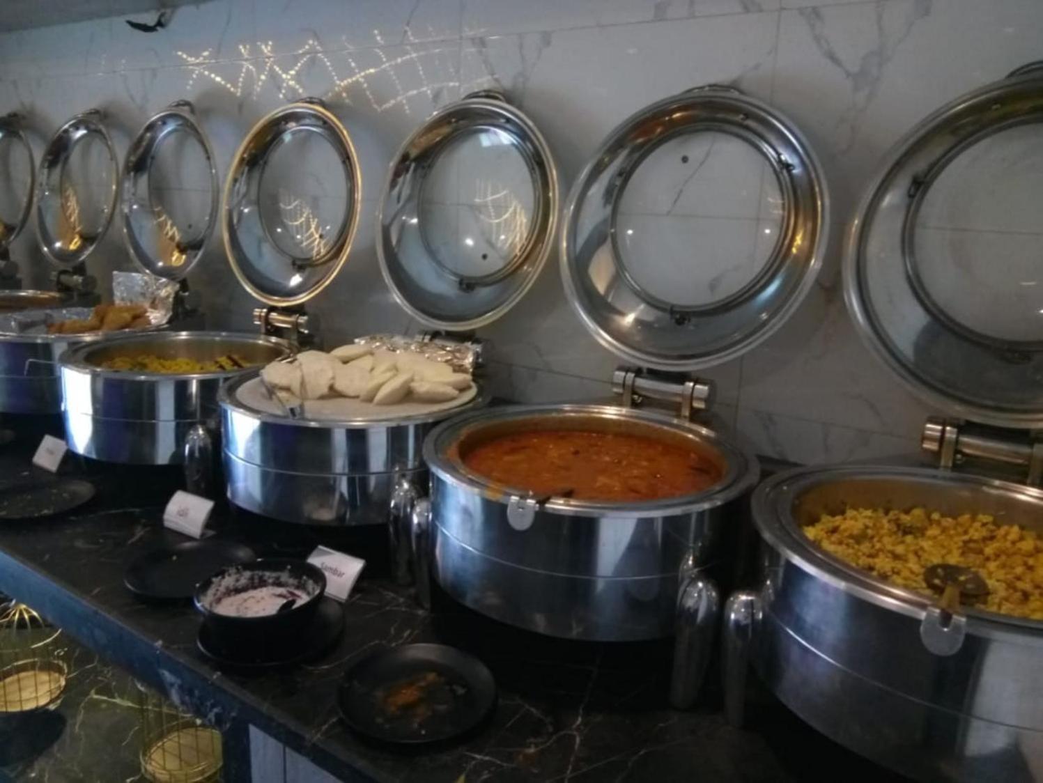 Hotel Almora Inn - Near By Delhi International Airport - With Free Airport Pickup And Drop Nowe Delhi Zewnętrze zdjęcie