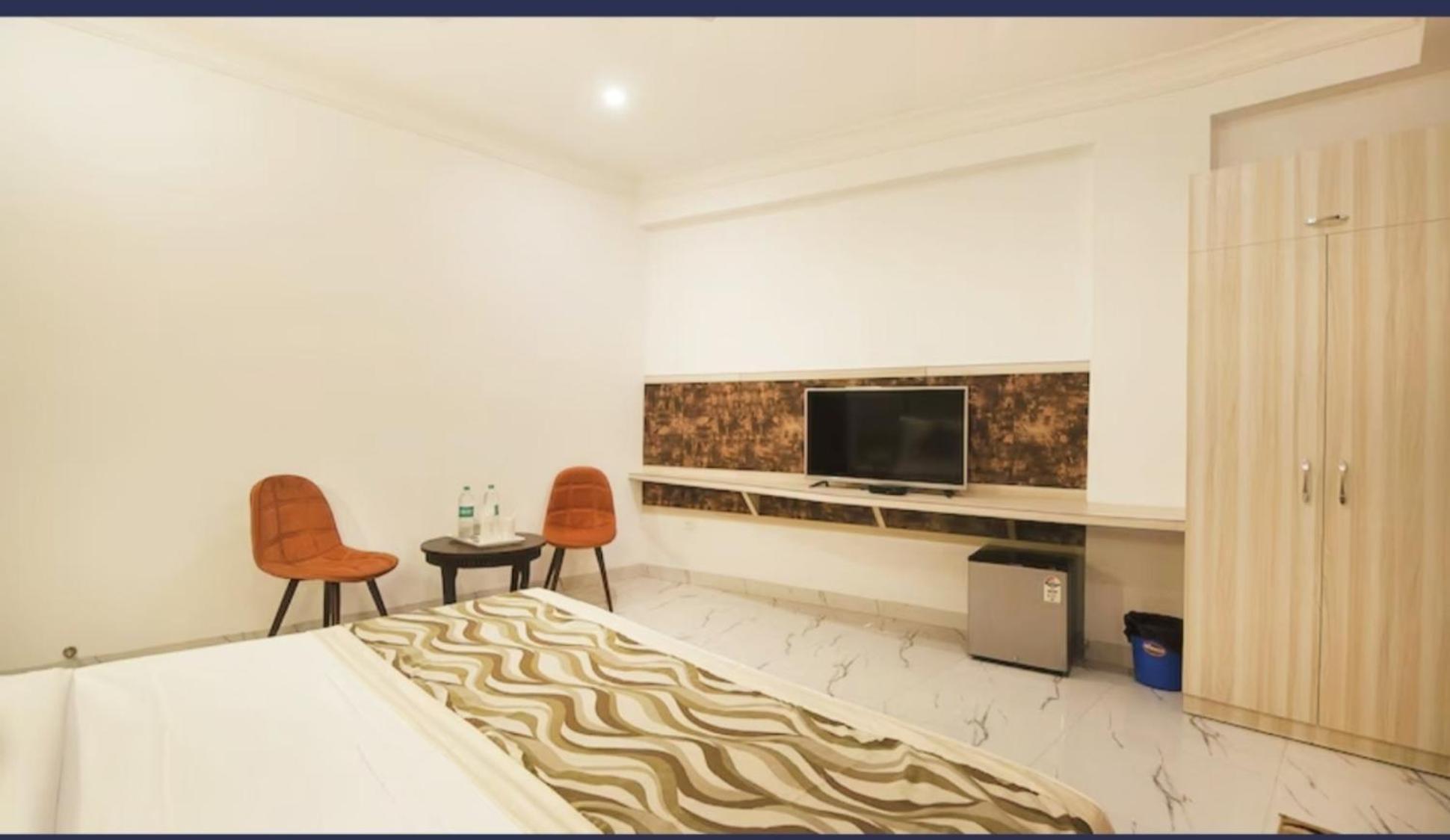 Hotel Almora Inn - Near By Delhi International Airport - With Free Airport Pickup And Drop Nowe Delhi Zewnętrze zdjęcie