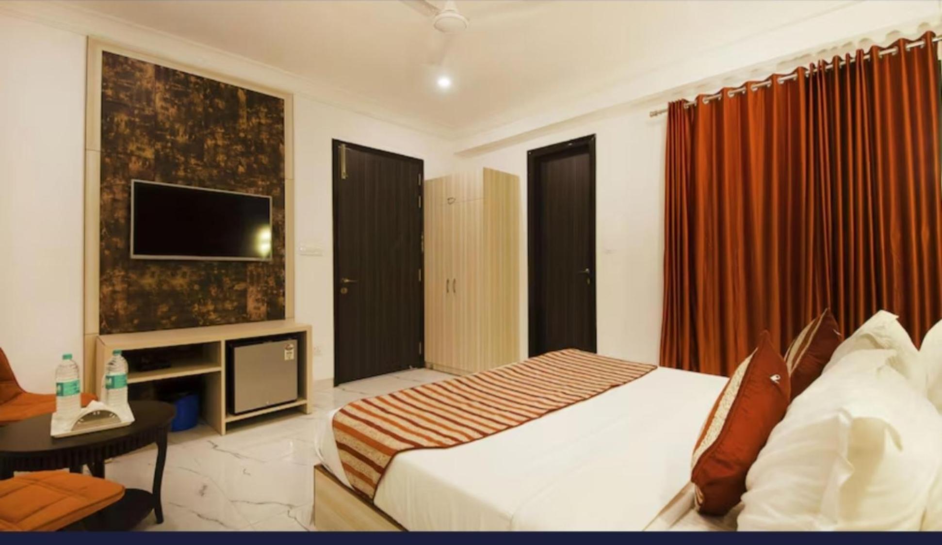 Hotel Almora Inn - Near By Delhi International Airport - With Free Airport Pickup And Drop Nowe Delhi Zewnętrze zdjęcie