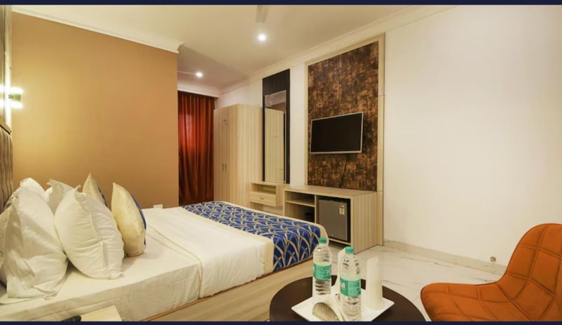 Hotel Almora Inn - Near By Delhi International Airport - With Free Airport Pickup And Drop Nowe Delhi Zewnętrze zdjęcie