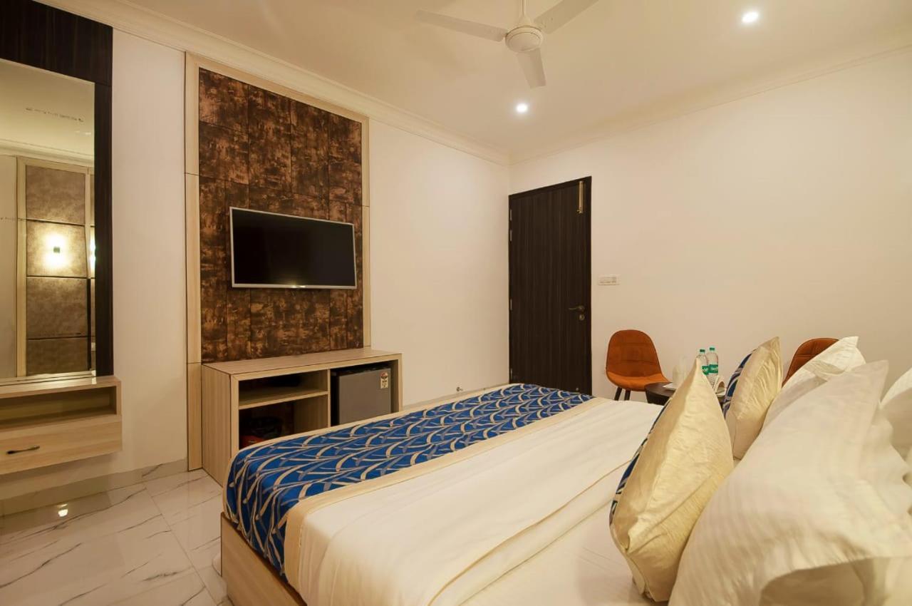 Hotel Almora Inn - Near By Delhi International Airport - With Free Airport Pickup And Drop Nowe Delhi Zewnętrze zdjęcie