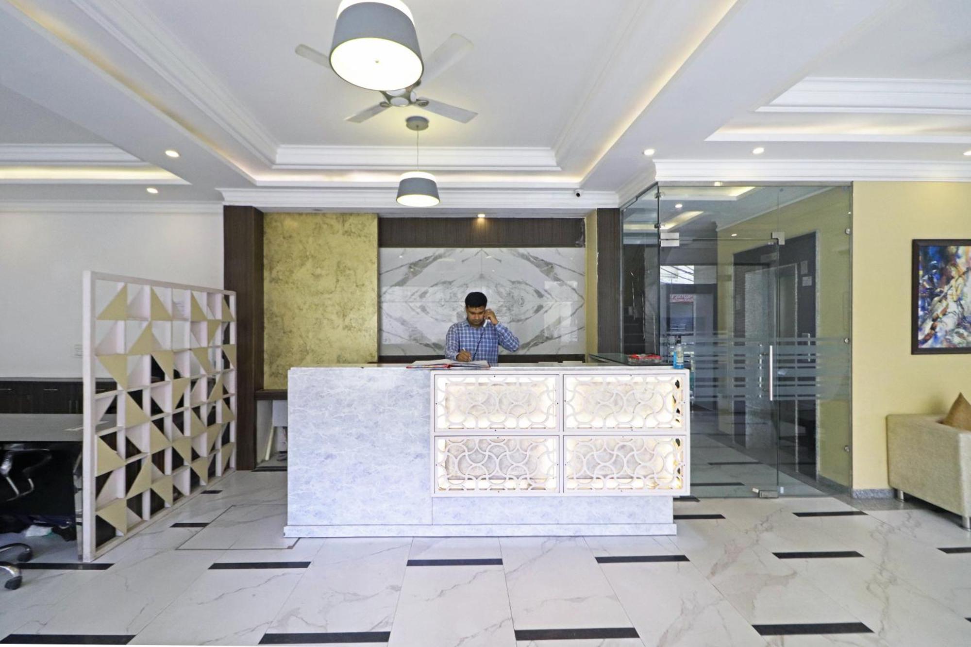 Hotel Almora Inn - Near By Delhi International Airport - With Free Airport Pickup And Drop Nowe Delhi Zewnętrze zdjęcie
