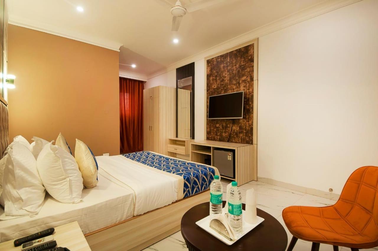 Hotel Almora Inn - Near By Delhi International Airport - With Free Airport Pickup And Drop Nowe Delhi Zewnętrze zdjęcie