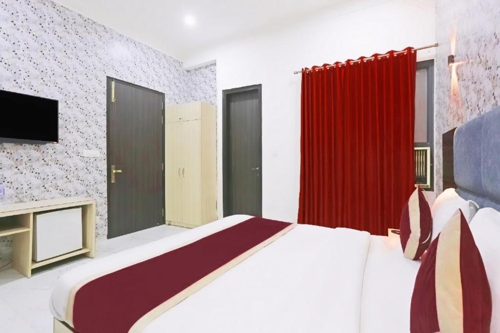 Hotel Almora Inn - Near By Delhi International Airport - With Free Airport Pickup And Drop Nowe Delhi Zewnętrze zdjęcie
