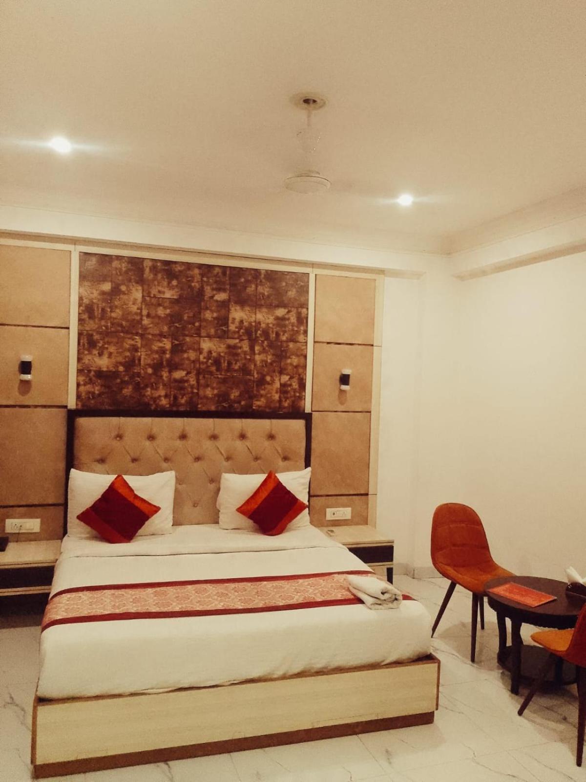 Hotel Almora Inn - Near By Delhi International Airport - With Free Airport Pickup And Drop Nowe Delhi Zewnętrze zdjęcie