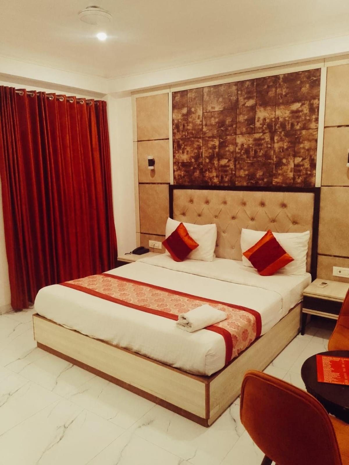 Hotel Almora Inn - Near By Delhi International Airport - With Free Airport Pickup And Drop Nowe Delhi Zewnętrze zdjęcie