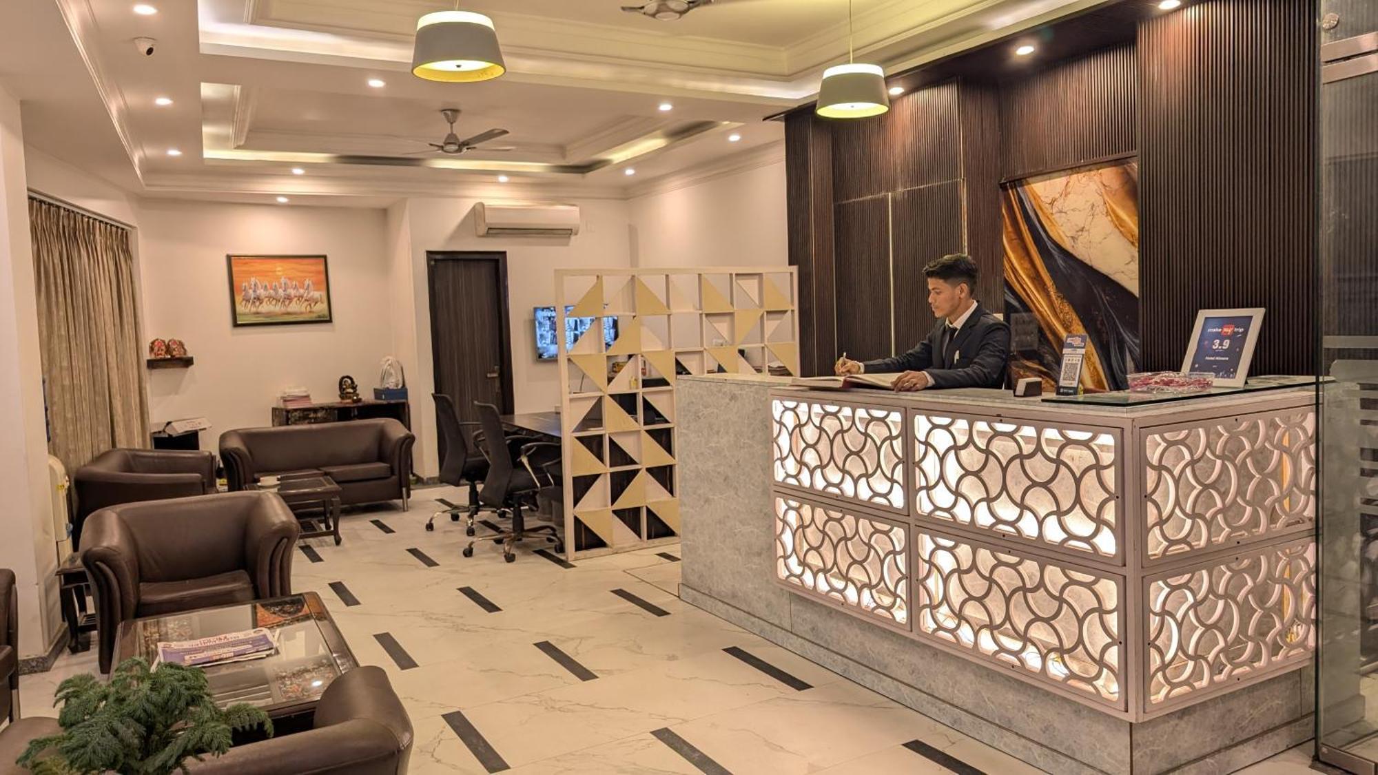 Hotel Almora Inn - Near By Delhi International Airport - With Free Airport Pickup And Drop Nowe Delhi Zewnętrze zdjęcie